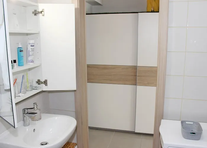 Novilda 211 Apartament *